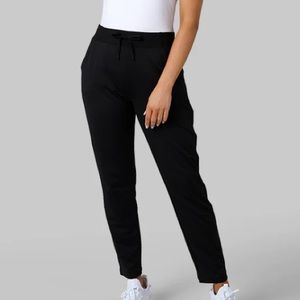 32 Degrees Heat Jogger - Women’s size 2X. Black.